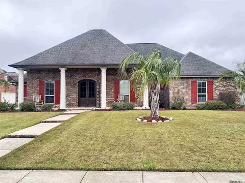 6549 Clark Plantation Dr, Gonzales, LA 70737