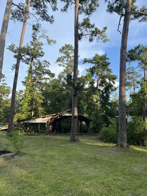 Exterior - 21750 Rosemound Ln, Springfield, LA 70462 photo 5 of 8