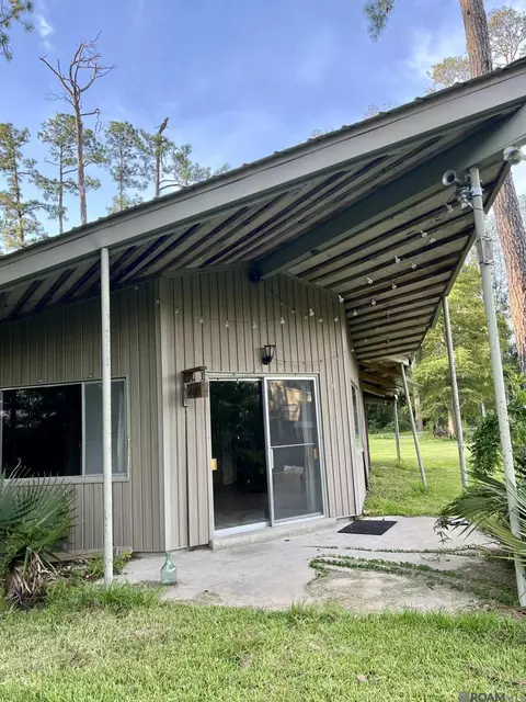Exterior - 21750 Rosemound Ln, Springfield, LA 70462 photo 1 of 8