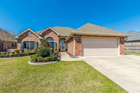 182 Lansdown Dr, Houma, LA 70360