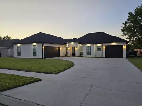 198 River Pl, Hahnville, LA 70057