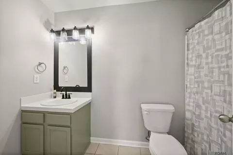 Bath - 13551 Rose Dr, Walker, LA 70785 photo 3 of 3