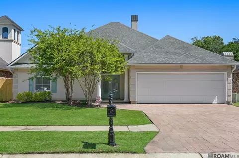 7967 Tara Dr, Denham Springs, LA 70726