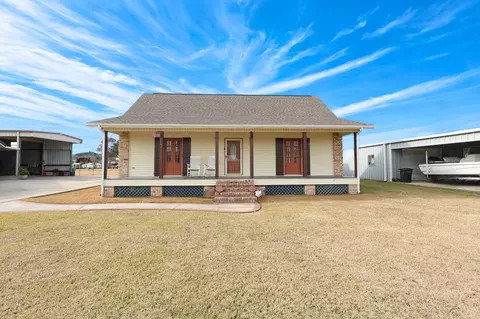 126 W 35th St, Larose, LA 70373