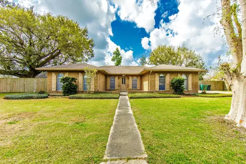 202 S Hidalgo Ln, Thibodaux, LA 70301