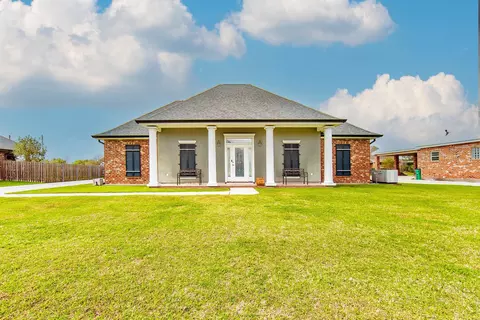 308 Meadow View Ct, Thibodaux, LA 70301