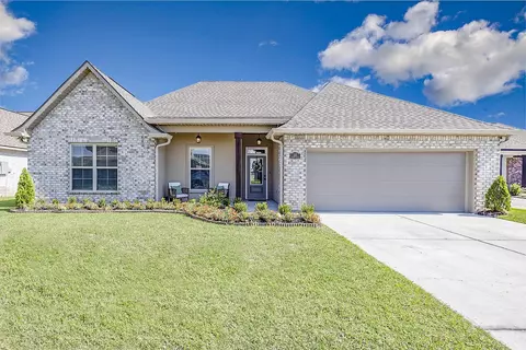 265 Peacock Pointe, Thibodaux, LA 70301