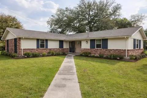 101 Constant Dr, Thibodaux, LA 70301