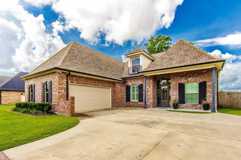 2884 Quiet Oak Pl, Schriever, LA 70395