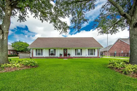 110 Nottingham Trl, Houma, LA 70360