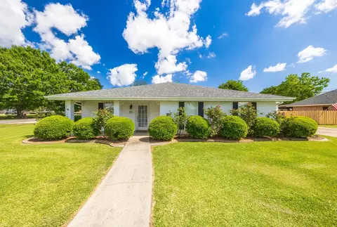 101 Central Lafourche Dr, Raceland, LA 70394