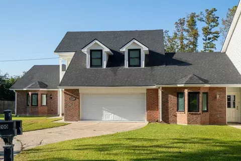 202 Racquet Ln, Houma, LA 70360