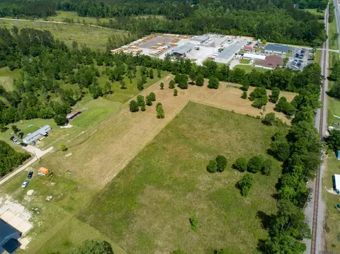 5 La Hwy 63 # -B, Livingston, LA 70754