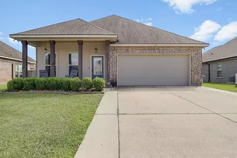 134 Red Maple Dr, Gray, LA 70359