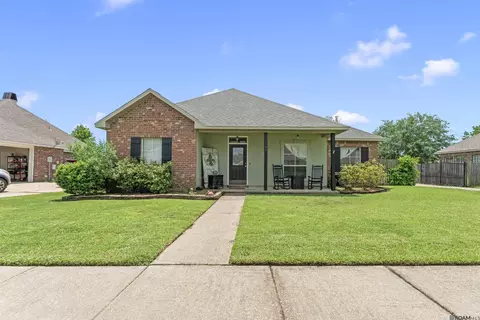 1300 Buffalo Hollow Ct, Zachary, LA 70791