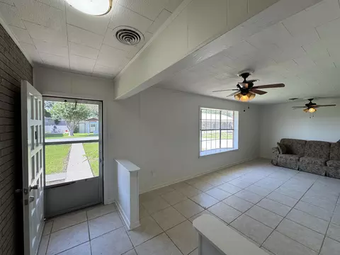 Living - 126 E 100th St, Cut Off, LA 70345 photo 1 of 5