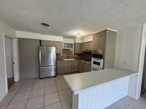 Kitchen - 126 E 100th St, Cut Off, LA 70345 photo 1 of 2