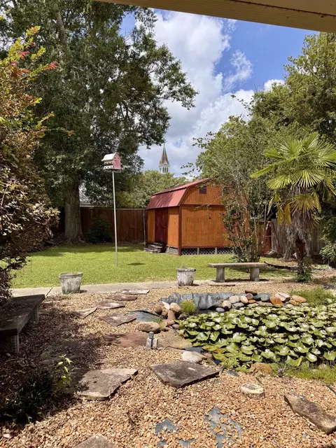 Exterior - 1005 Main St, Patterson, LA 70392 photo 7 of 15