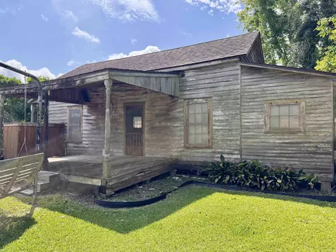 Exterior - 1005 Main St, Patterson, LA 70392 photo 11 of 15