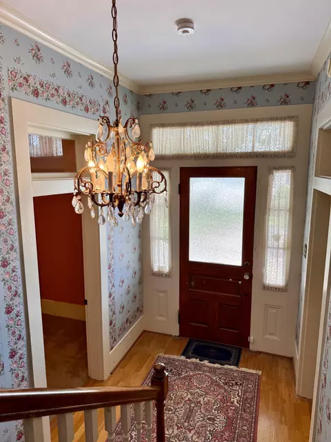 Entry Way - 1005 Main St, Patterson, LA 70392 photo 3 of 4