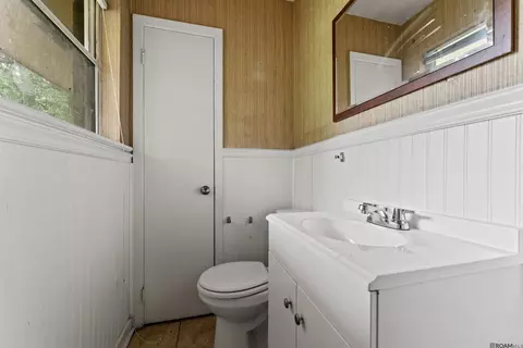 Bath - 2421 Mchugh Rd, Baker, LA 70714 photo 1 of 1