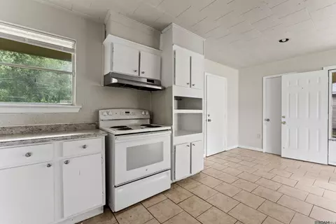Kitchen - 2421 Mchugh Rd, Baker, LA 70714 photo 3 of 3