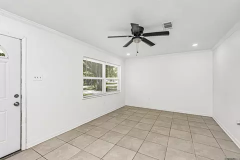 Living - 7259 Colfax Dr, Baker, LA 70714 photo 1 of 4