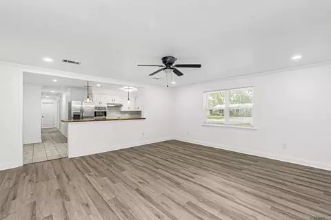 Living - 7259 Colfax Dr, Baker, LA 70714 photo 2 of 4