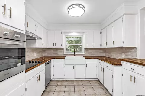 Kitchen - 7259 Colfax Dr, Baker, LA 70714 photo 2 of 4