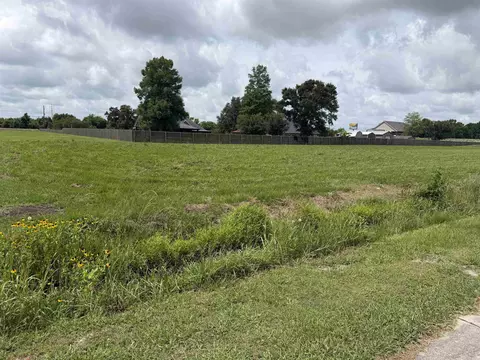 252 Treasure Dr, Raceland, LA 70394
