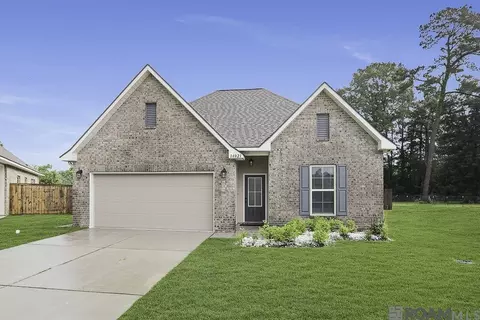 14021 Rosewell St, Denham Springs, LA 70726