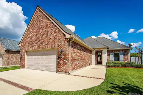 204 Abby Lake Dr, Thibodaux, LA 70301