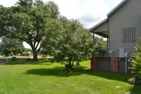 Exterior - 288 E 40th St, Cut Off, LA 70345 photo 13 of 14