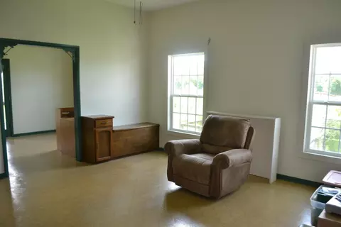 Living - 288 E 40th St, Cut Off, LA 70345 photo 1 of 2