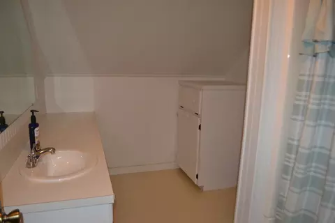Bath - 288 E 40th St, Cut Off, LA 70345 photo 3 of 3