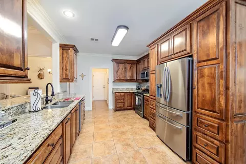 Kitchen - 172 Union Dr, Thibodaux, LA 70301 photo 1 of 1