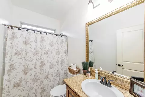 Bath - 172 Union Dr, Thibodaux, LA 70301 photo 2 of 2