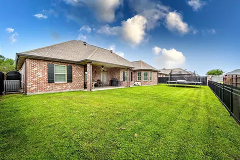 Exterior - 172 Union Dr, Thibodaux, LA 70301 photo 2 of 2