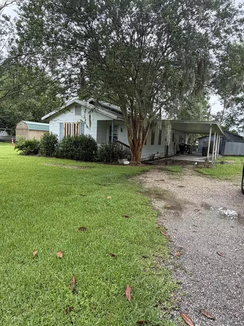 6368 Bayou Black Dr, Gibson, LA 70356
