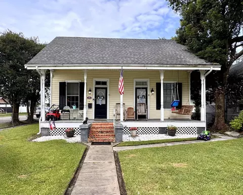 922 Fourth St, Morgan City, LA 70380