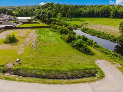 323 Buccaneer Rd, Gray, LA 70359 photo 2