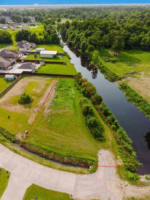323 Buccaneer Rd, Gray, LA 70359