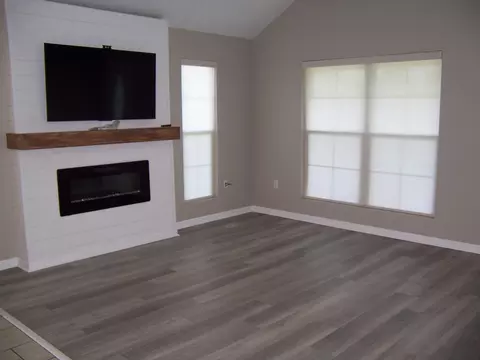 Living - 300 Jennifer St, Gray, LA 70359 photo 1 of 1