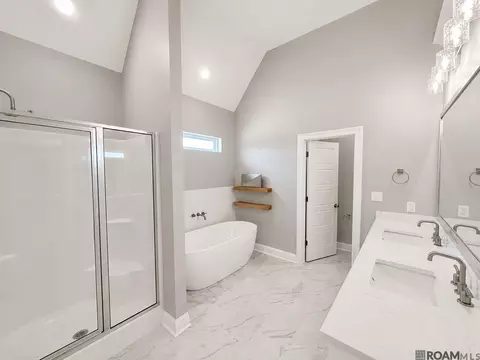 29463 Northlake Dr, Denham Springs, LA 70726