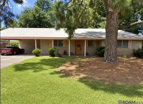 1104 Maginnis St, Donaldsonville, LA 70346