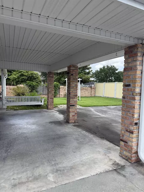 Exterior - 54 Cobblestone E, Houma, LA 70360 photo 2 of 3