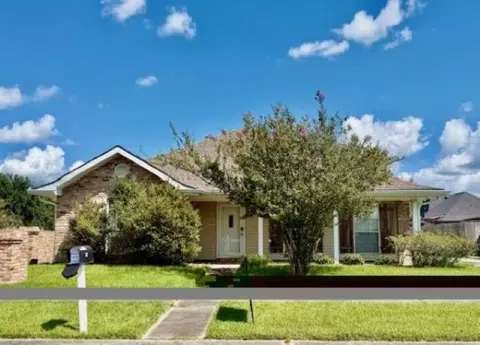 54 Cobblestone E, Houma, LA 70360