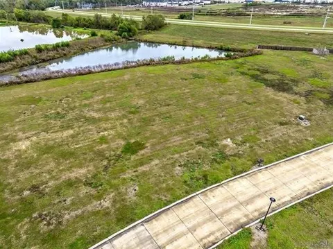 393 Independence Dr, Houma, LA 70360