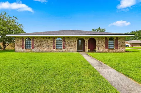 100 Maria Cir, Houma, LA 70360