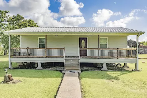 553 Lake Long Dr, Houma, LA 70364